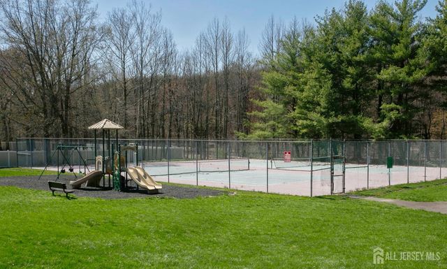 7 Cactus Court, Edison, NJ 08820