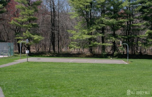 7 Cactus Court, Edison, NJ 08820