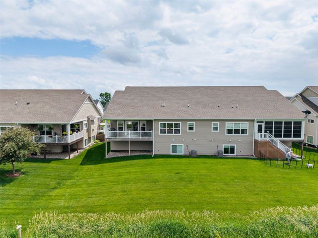 486 Bella Vista Court, Huxley, IA 50124