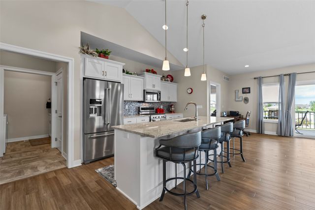 486 Bella Vista Court, Huxley, IA 50124