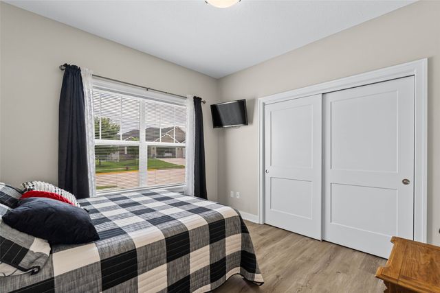 486 Bella Vista Court, Huxley, IA 50124