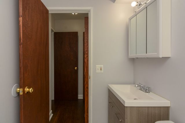 1040 W HOLLYWOOD Avenue 320, Chicago, IL 60660