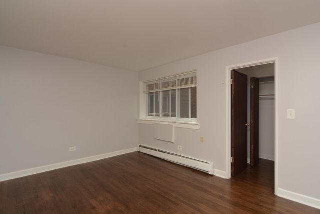 1040 W HOLLYWOOD Avenue 320, Chicago, IL 60660