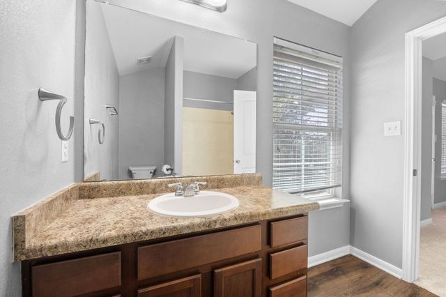 212 McCoy LN, Hutto, TX 78634