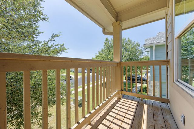 212 McCoy LN, Hutto, TX 78634