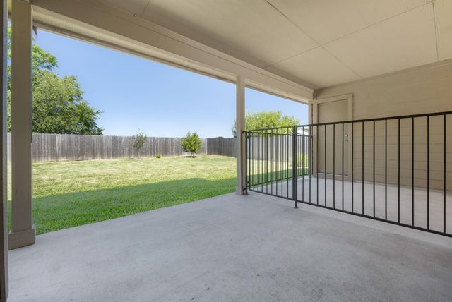 212 McCoy LN, Hutto, TX 78634