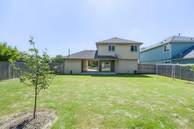 212 McCoy LN, Hutto, TX 78634