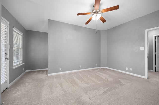 212 McCoy LN, Hutto, TX 78634