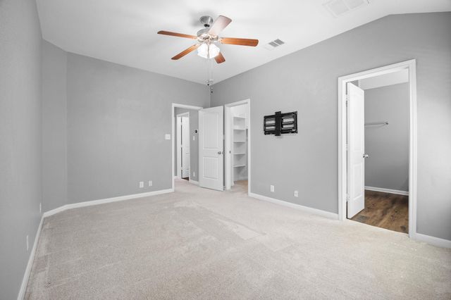 212 McCoy LN, Hutto, TX 78634