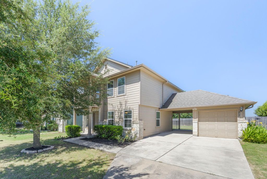 212 McCoy LN, Hutto, TX 78634
