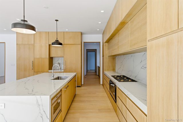 50 Tuckahoe Lane, Southampton, NY 11968