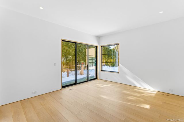 50 Tuckahoe Lane, Southampton, NY 11968