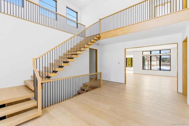 50 Tuckahoe Lane, Southampton, NY 11968