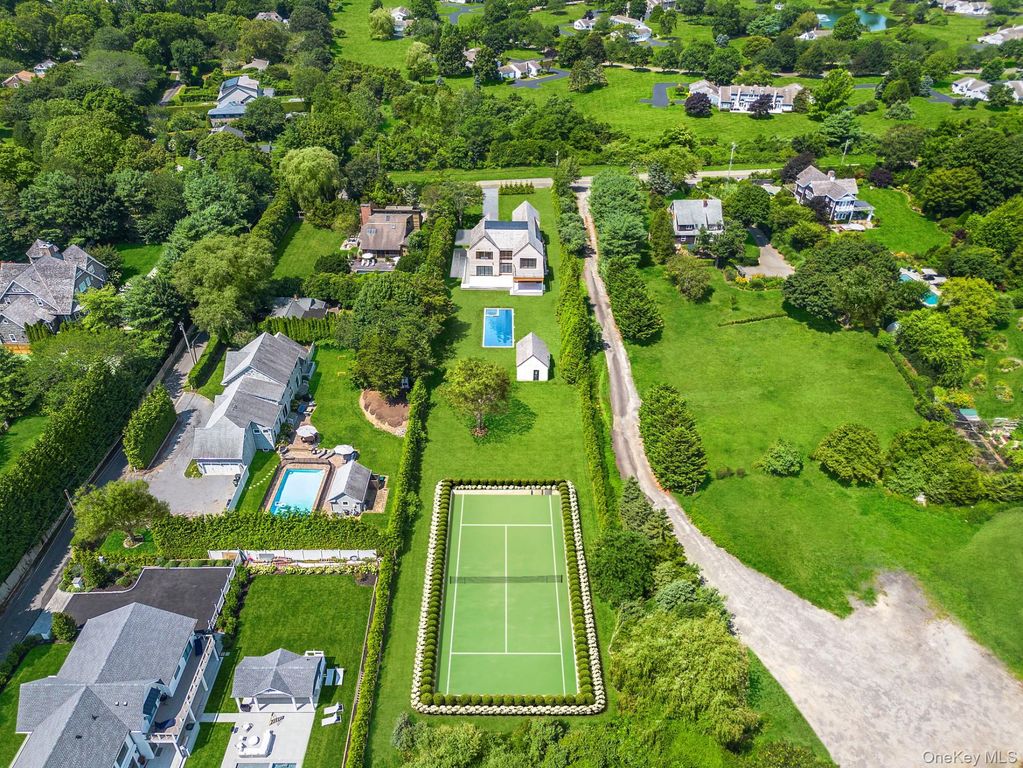 50 Tuckahoe Lane, Southampton, NY 11968