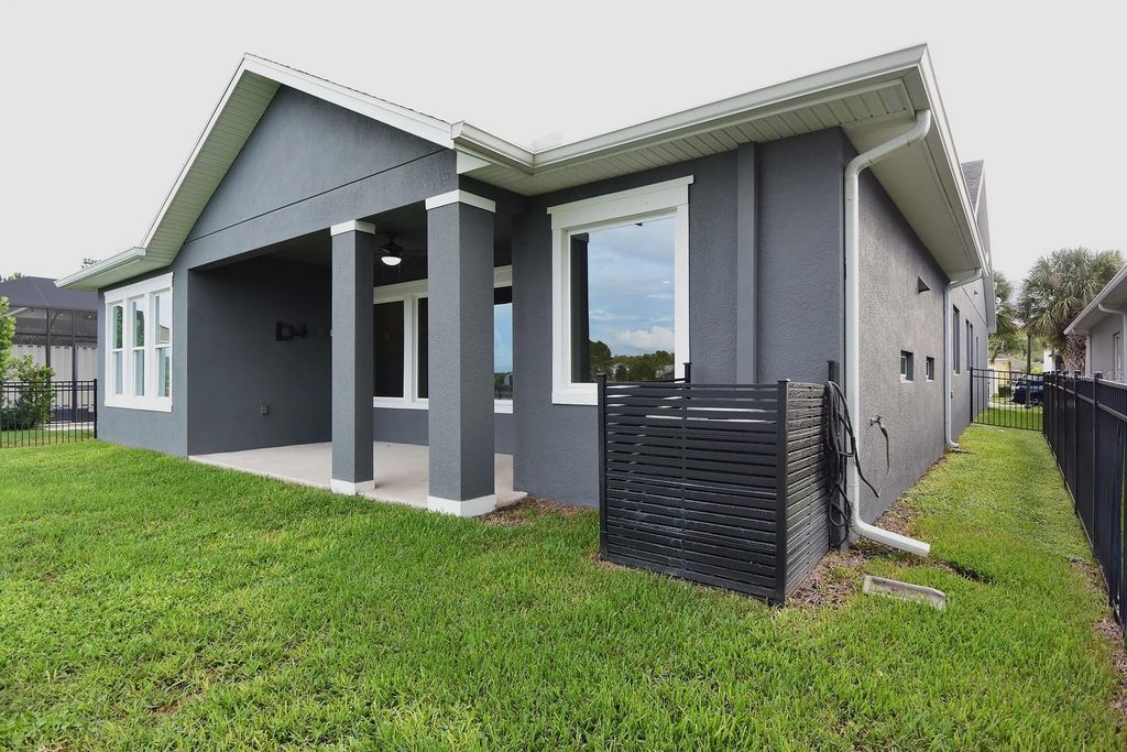 Image 32 of property listing at 14735 CARAVAN AVENUE, Odessa, FL 33556
