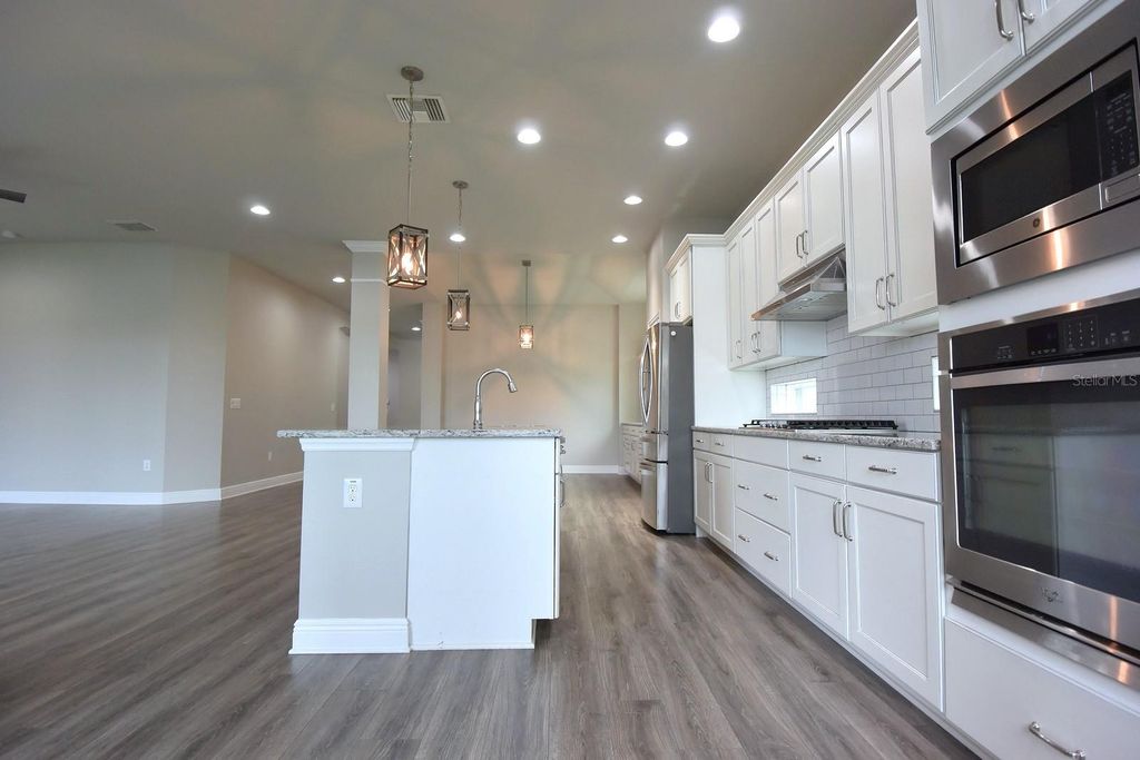 Image 35 of property listing at 14735 CARAVAN AVENUE, Odessa, FL 33556