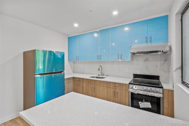 213-41 38th Ave 2A, Bayside, NY 11361