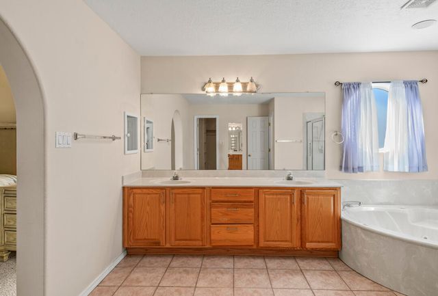 6612 Ladrillo Place NE, Albuquerque, NM 87113