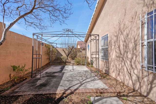 6612 Ladrillo Place NE, Albuquerque, NM 87113