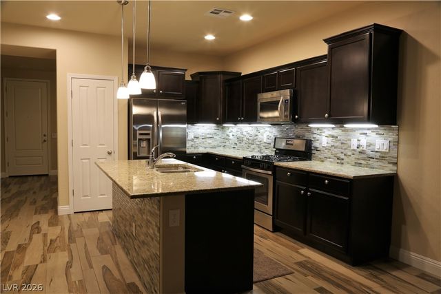 5667 OAK BEND Drive, Las Vegas, NV 89135