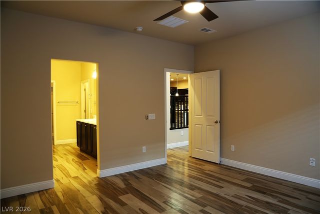 5667 OAK BEND Drive, Las Vegas, NV 89135