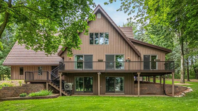 63 CRESTVIEW DRIVE, Hortonville, WI 54844