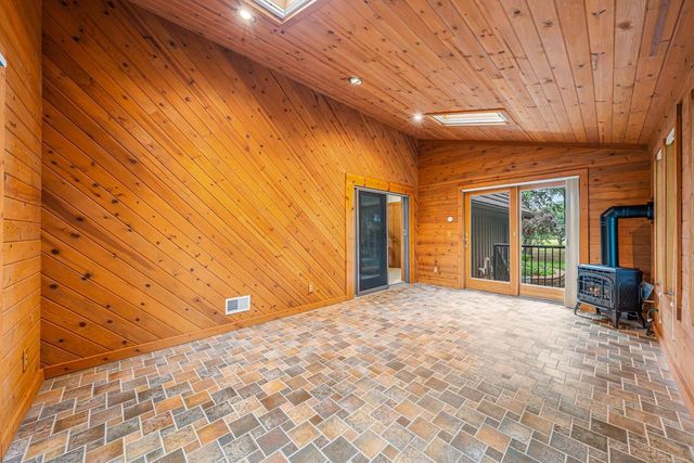 63 CRESTVIEW DRIVE, Hortonville, WI 54844