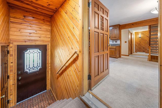 63 CRESTVIEW DRIVE, Hortonville, WI 54844