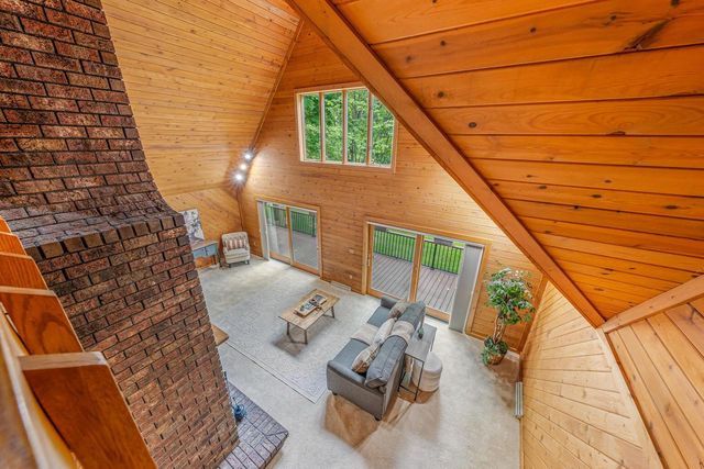 63 CRESTVIEW DRIVE, Hortonville, WI 54844
