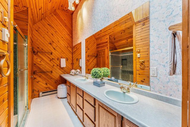 63 CRESTVIEW DRIVE, Hortonville, WI 54844