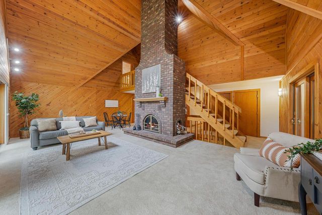 63 CRESTVIEW DRIVE, Hortonville, WI 54844