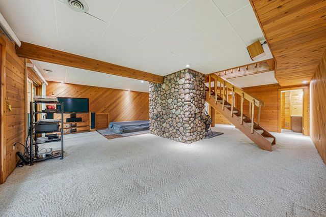 63 CRESTVIEW DRIVE, Hortonville, WI 54844