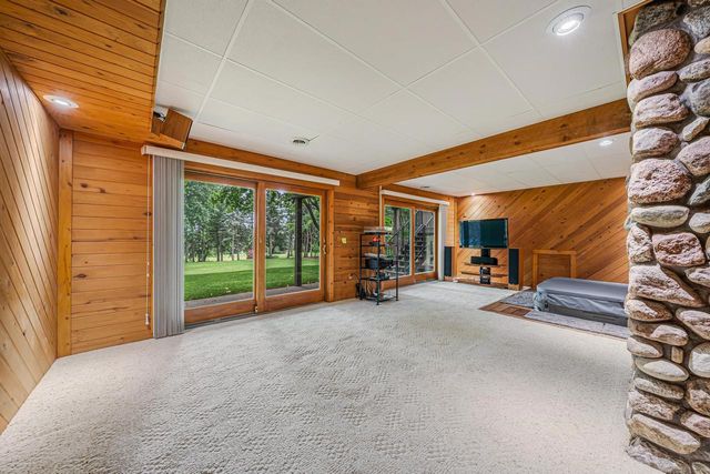 63 CRESTVIEW DRIVE, Hortonville, WI 54844