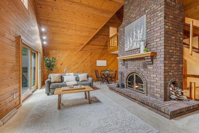 63 CRESTVIEW DRIVE, Hortonville, WI 54844