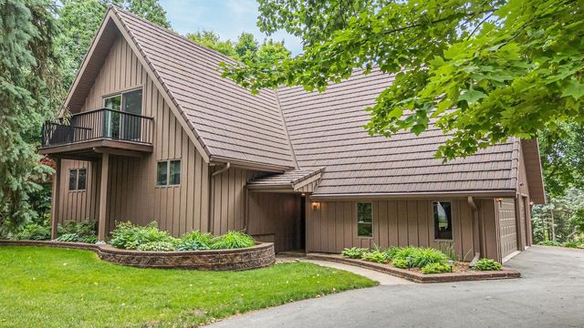 63 CRESTVIEW DRIVE, Hortonville, WI 54844
