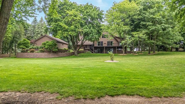 63 CRESTVIEW DRIVE, Hortonville, WI 54844