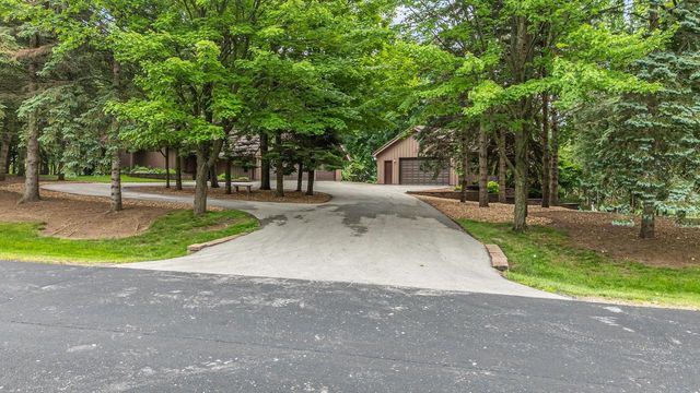 63 CRESTVIEW DRIVE, Hortonville, WI 54844