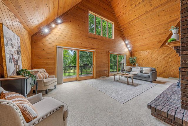 63 CRESTVIEW DRIVE, Hortonville, WI 54844