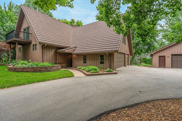 63 CRESTVIEW DRIVE, Hortonville, WI 54844
