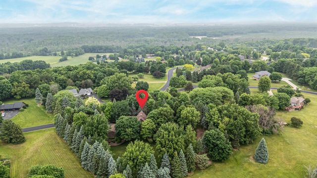 63 CRESTVIEW DRIVE, Hortonville, WI 54844