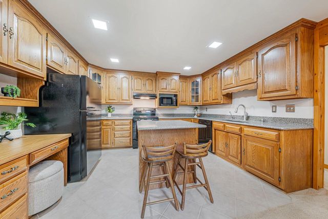 63 CRESTVIEW DRIVE, Hortonville, WI 54844