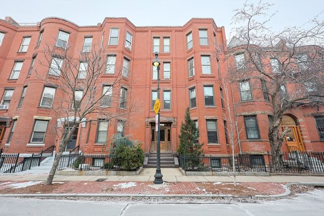 17 Symphony 8, Boston, MA 02115