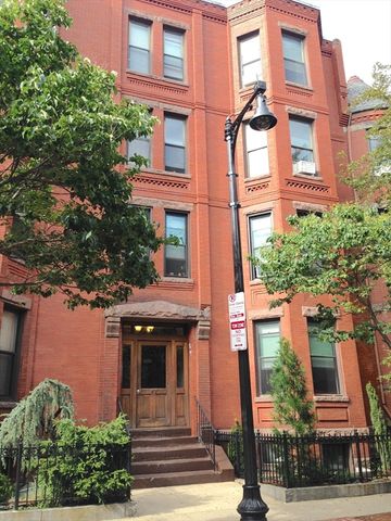 17 Symphony 8, Boston, MA 02115