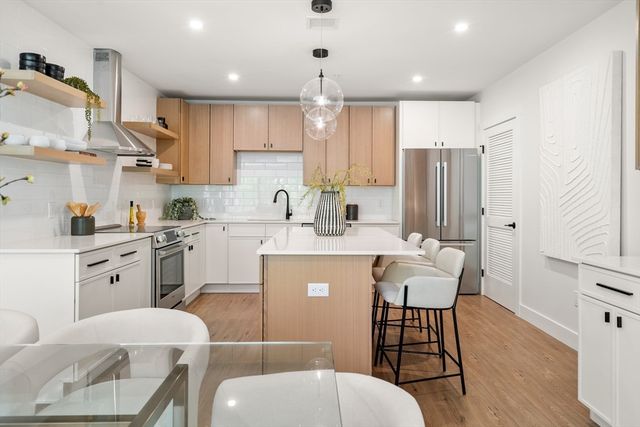 20 Audubon Way 303, Canton, MA 02021