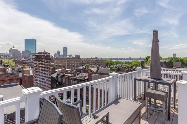 76 W Cedar St 4F, Boston, MA 02114