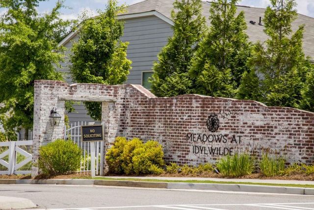622 Shadow Moss Avenue, Canton, GA 30115