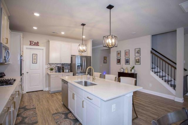 622 Shadow Moss Avenue, Canton, GA 30115