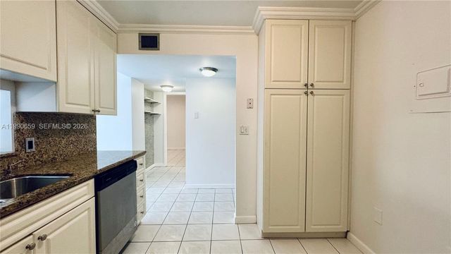 130 S Shore Dr 4B, Miami Beach, FL 33141