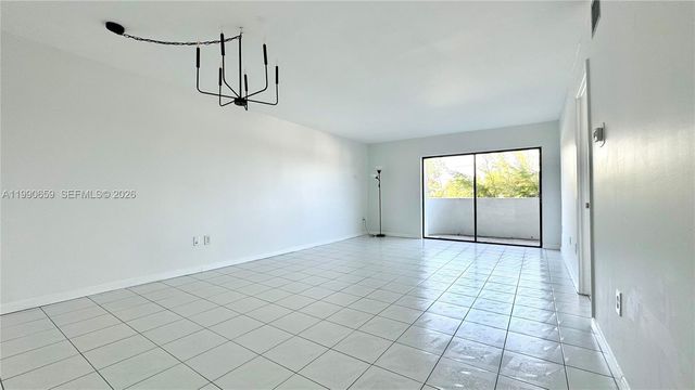 130 S Shore Dr 4B, Miami Beach, FL 33141