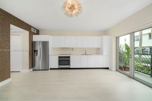 435 21st St 103, Miami Beach, FL 33139